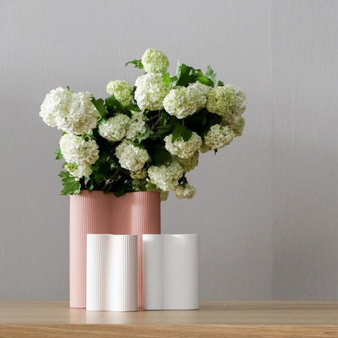 Ribbed Infinity Vase